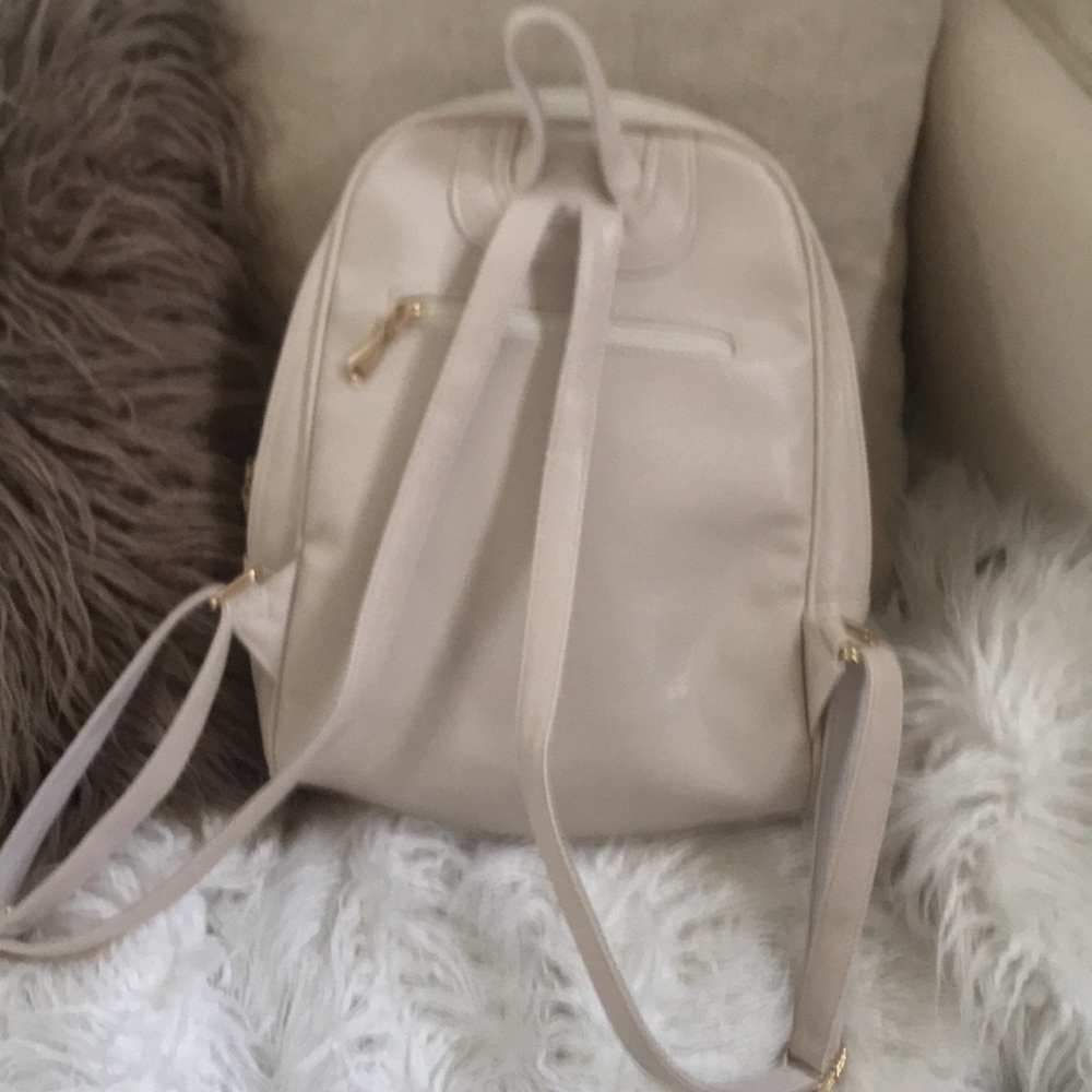 Backpack - Picture 2 of 3